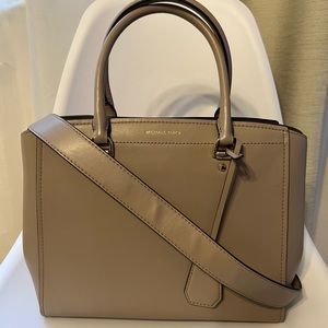 Michael kors bag.